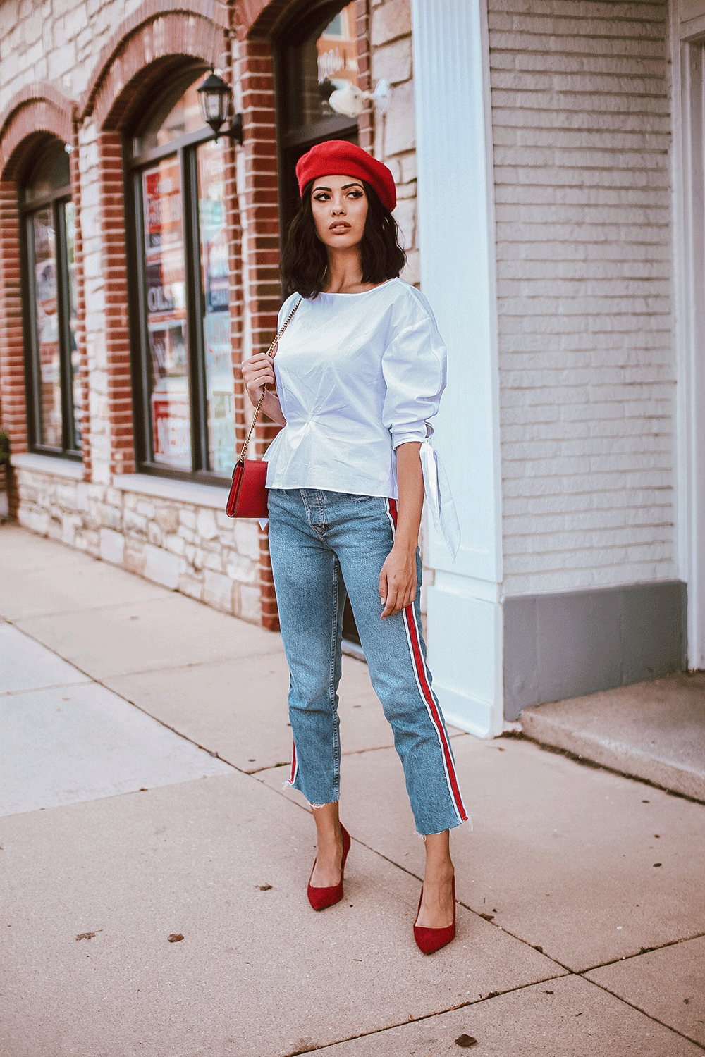 outfit jeans and white shirt